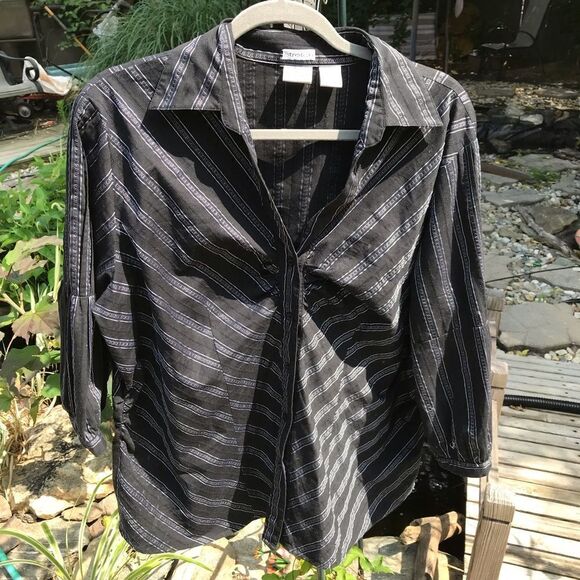 Women’s Black and White Button Down Top - Picture 1 of 9